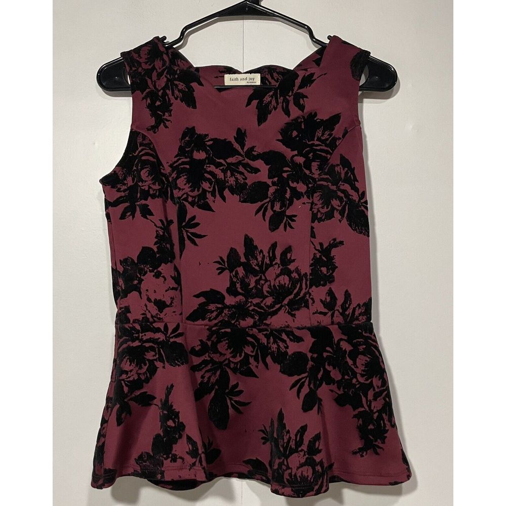 Faith & Joy Top womens Small‎ Peblum Raised Velvet Maroon Black Scalloped Neck